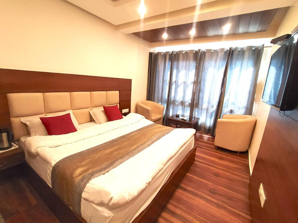 Hotel Samrat, Mussoorie Exteriör bild