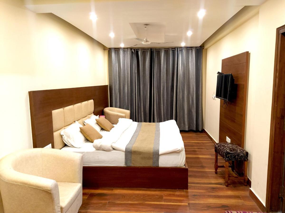 Hotel Samrat, Mussoorie Exteriör bild