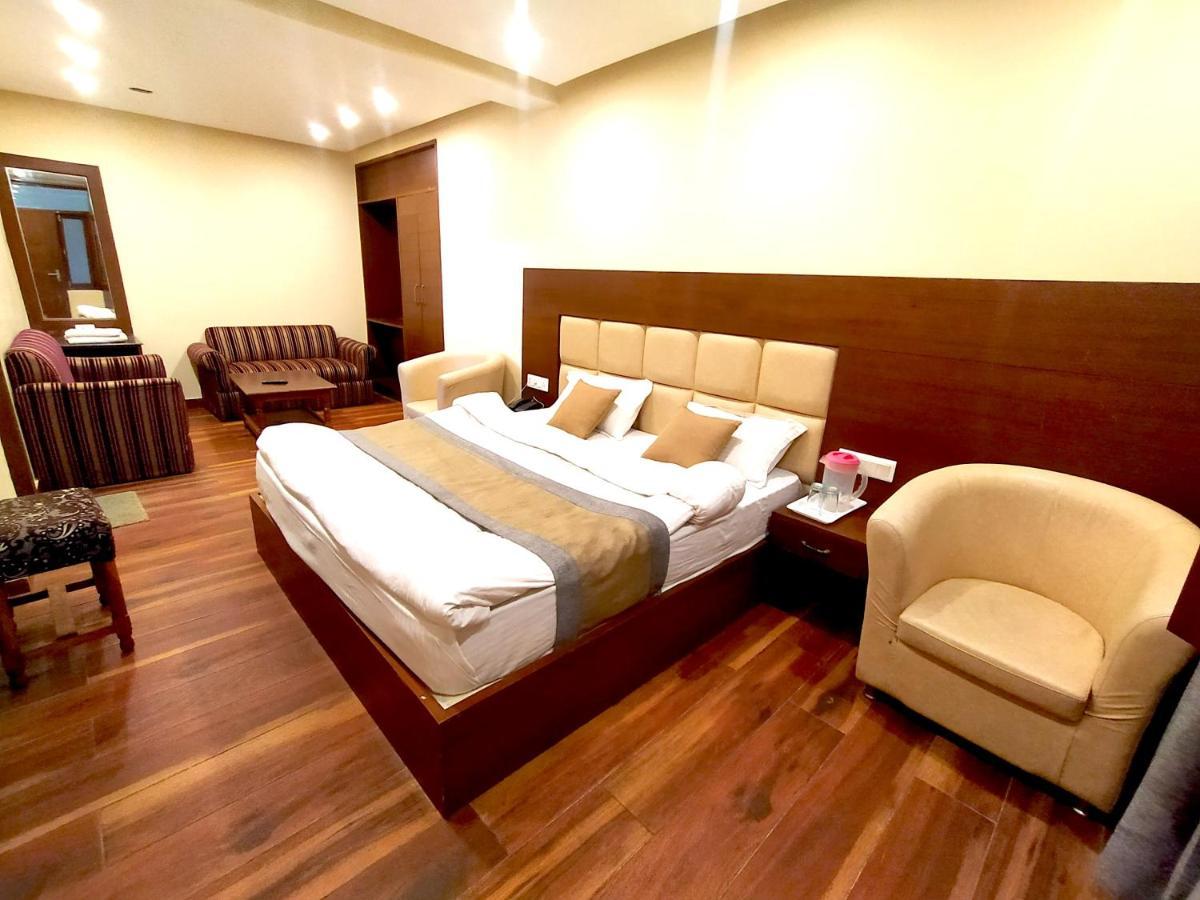 Hotel Samrat, Mussoorie Exteriör bild