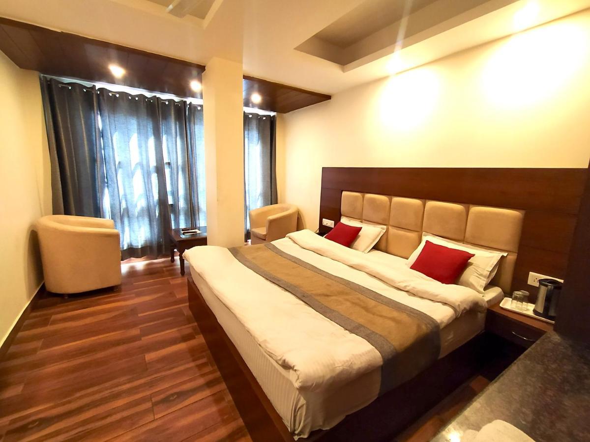 Hotel Samrat, Mussoorie Exteriör bild