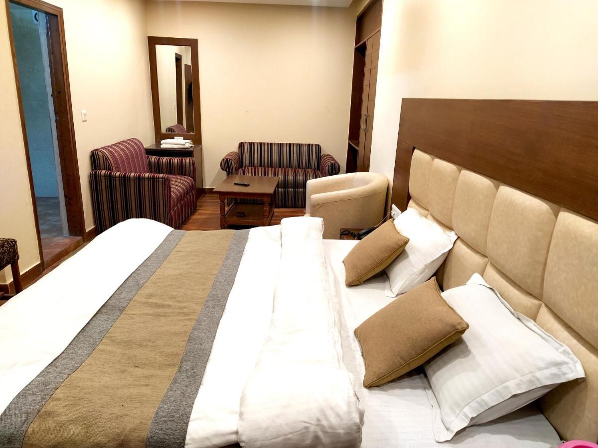 Hotel Samrat, Mussoorie Exteriör bild