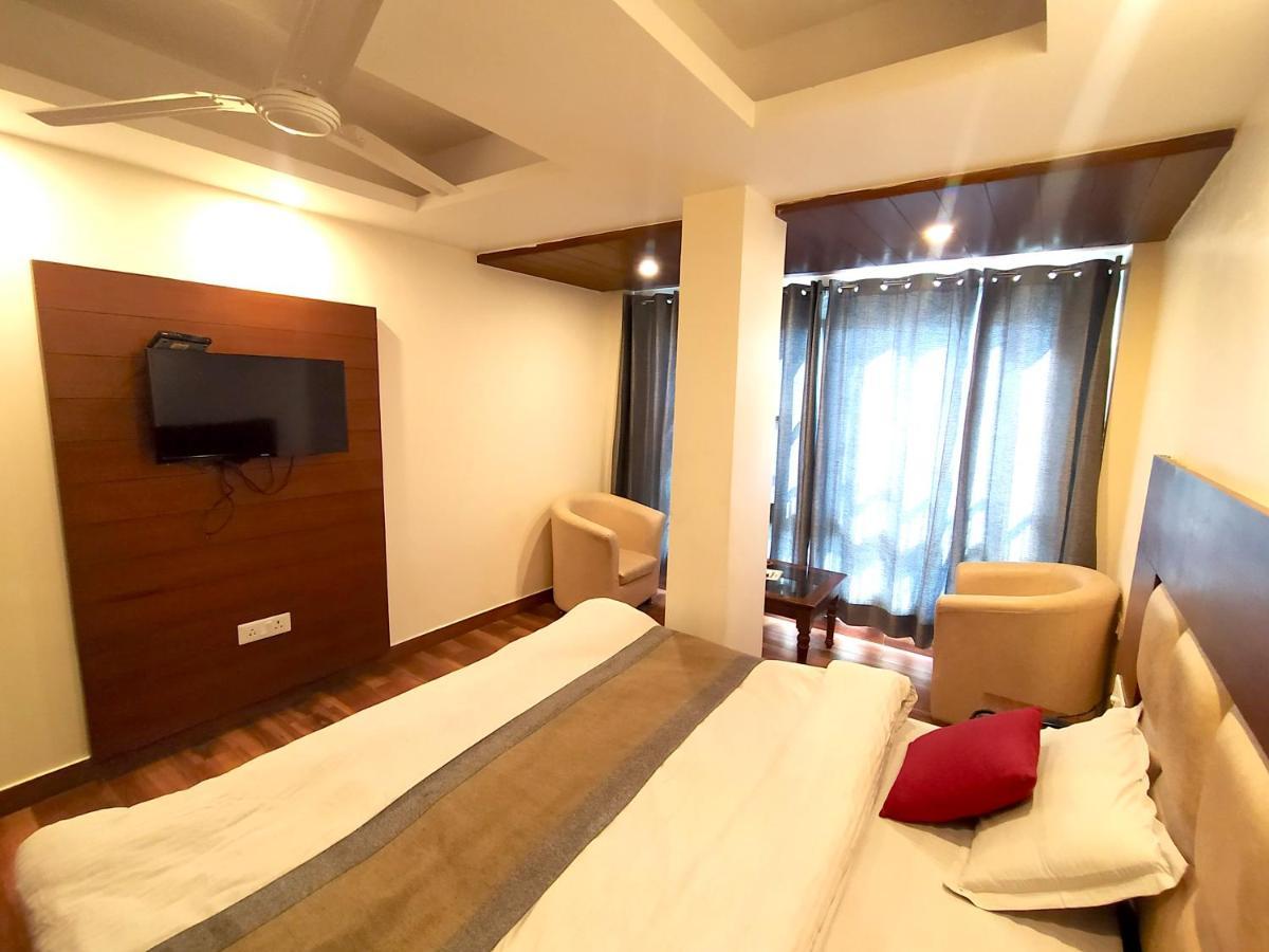 Hotel Samrat, Mussoorie Exteriör bild